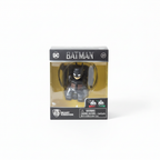 Batman Beast Kingdom Blind Box - Vista frontale con figura in packaging giallo